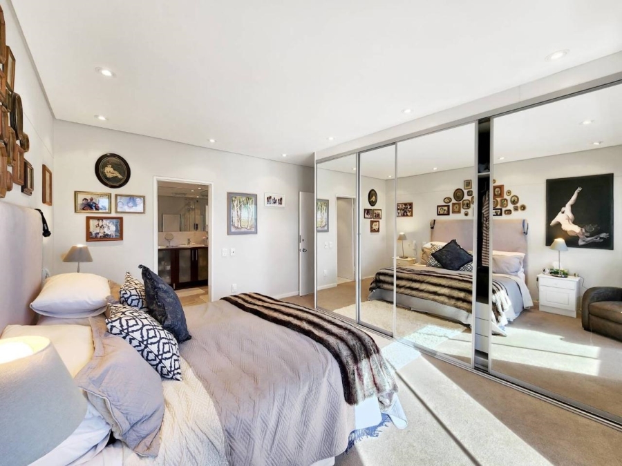 To Let 4 Bedroom Property for Rent in Sea Point Western Cape